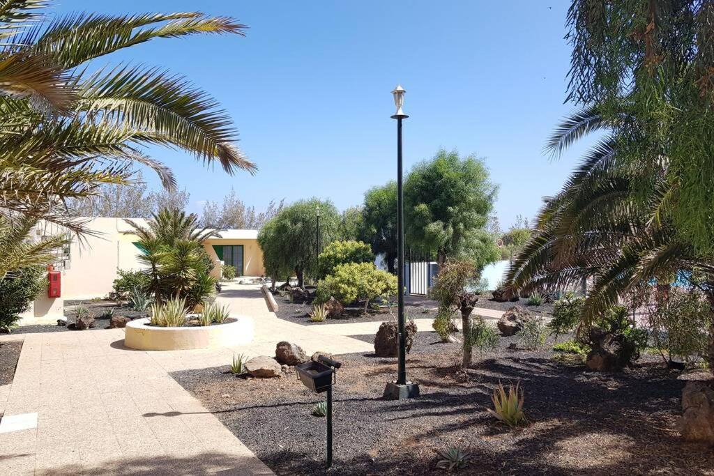 Appartement Bouganville Rez-De-Chaussee Wifi Costa De Antigua Buitenkant foto